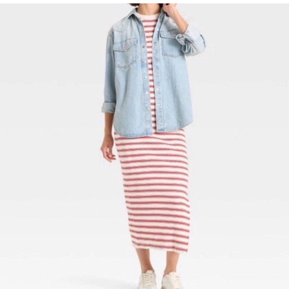 Universal Thread Light Blue Button Down Shirt NWT - image 4